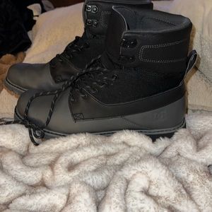 DC MENS BOOT